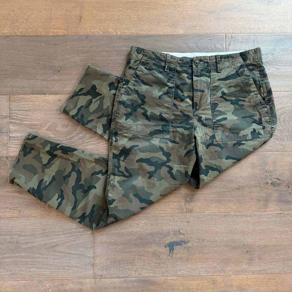 Gap Girlfriend Utility Khakis with Raw Hem Size 8